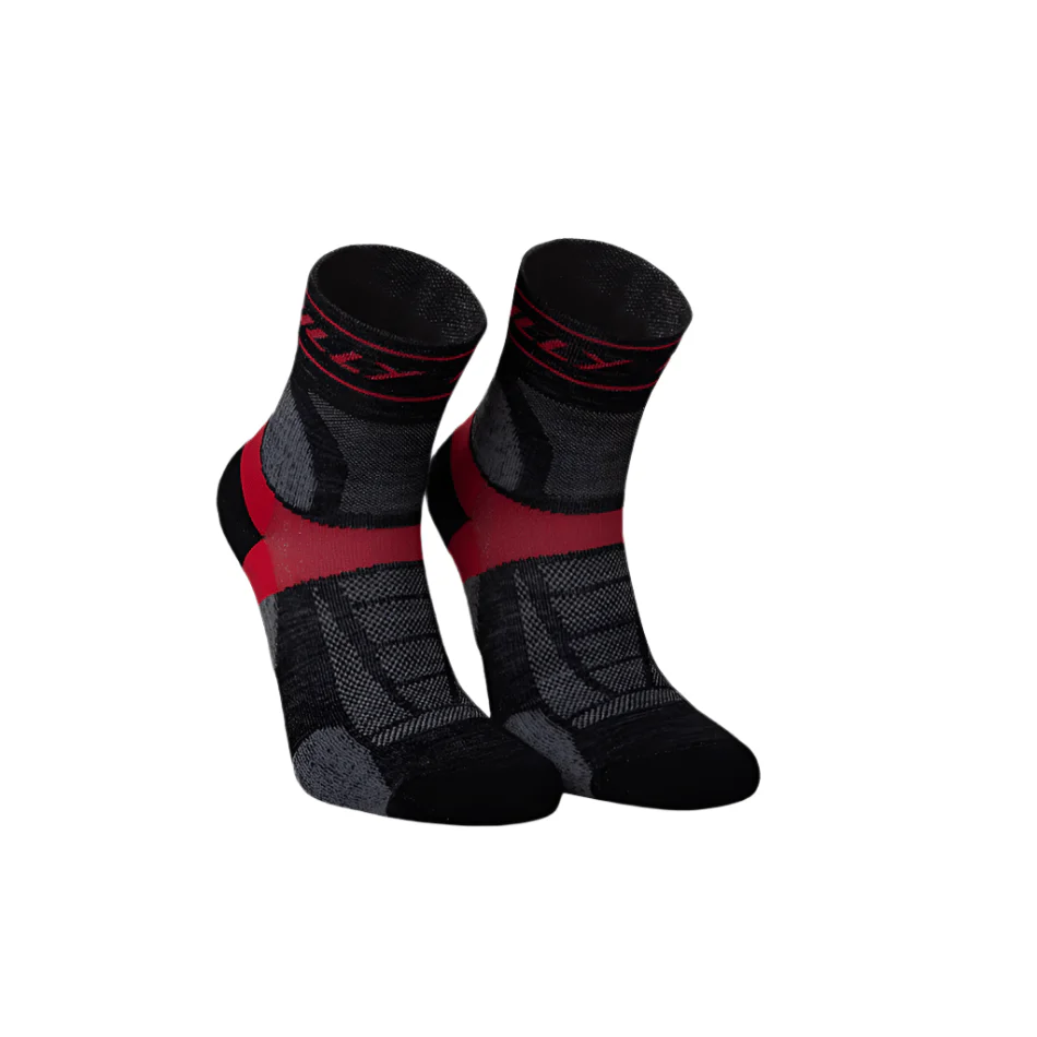 Hilly Trail Anklet Med Running Socks in Black/Red SS25 - Image 2