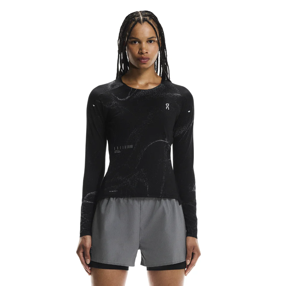 On Women's Performance Long-T Lumos in Black AW25 - Image 2