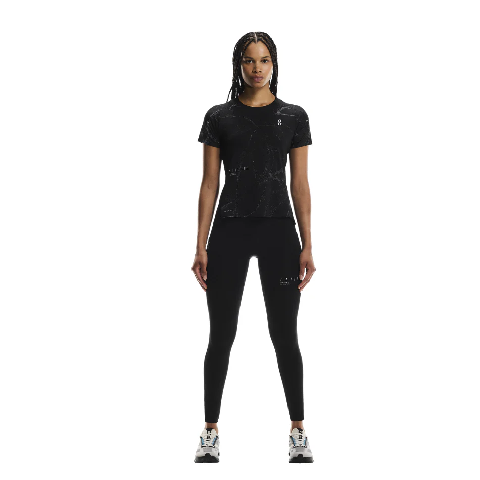 On Women's Performance-T Lumos in Black AW25 - Image 4