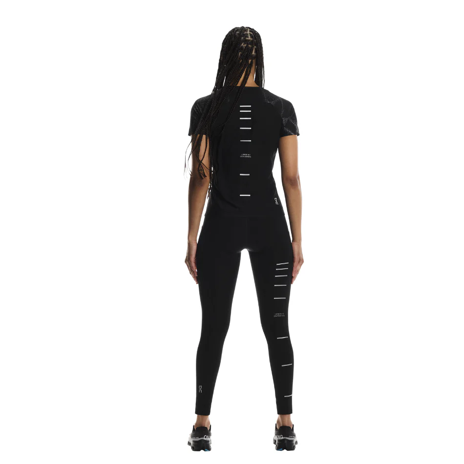 On Women's Performance-T Lumos in Black AW25 - Image 5